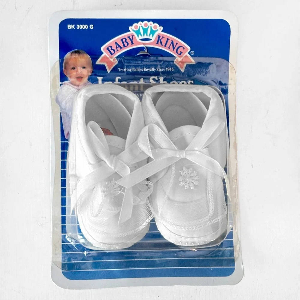 VTG 2001 Baby King White Infant Shoes NEW Ribbon Lace Up Embroidered Crib Y2K
